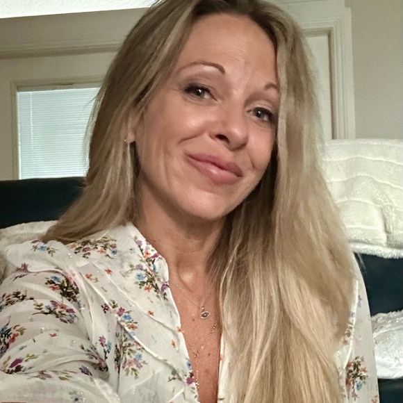 Meet your Posher, Misty - Picture 16 of 16